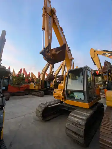 MechLink:2015 KATO HD512-6 Excavator