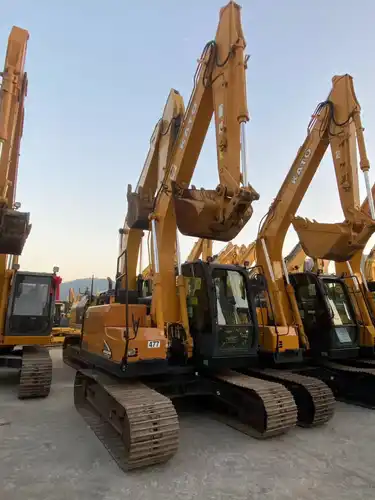 MechLink:2017 KATO HD512-7 Excavator