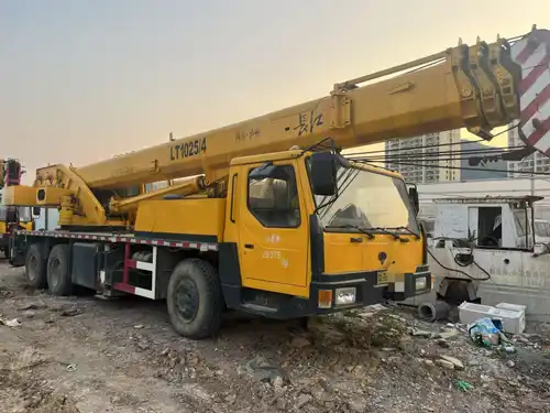 MechLink:2013 Yangtze LT1025 25t Truck Crane