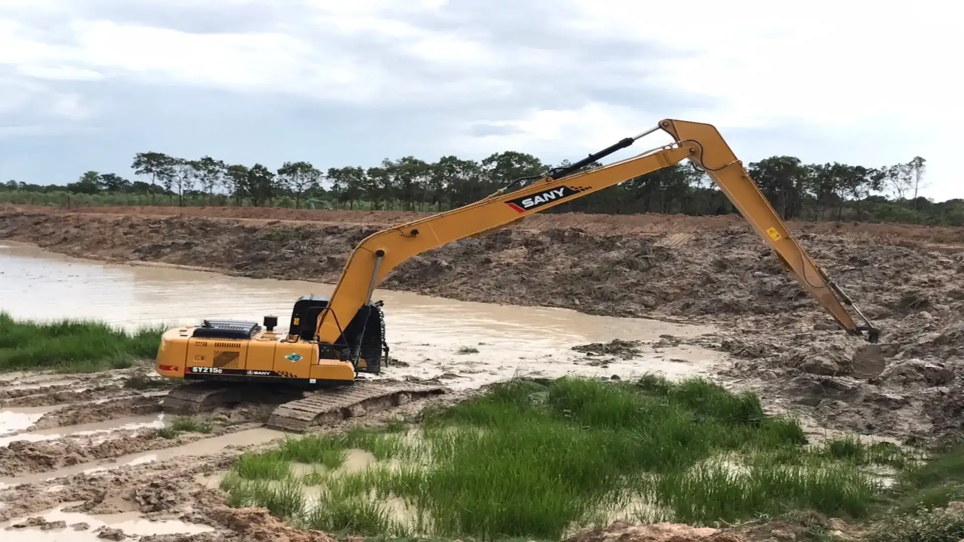 Excavator Heavy Equipment Different Types and Their Uses