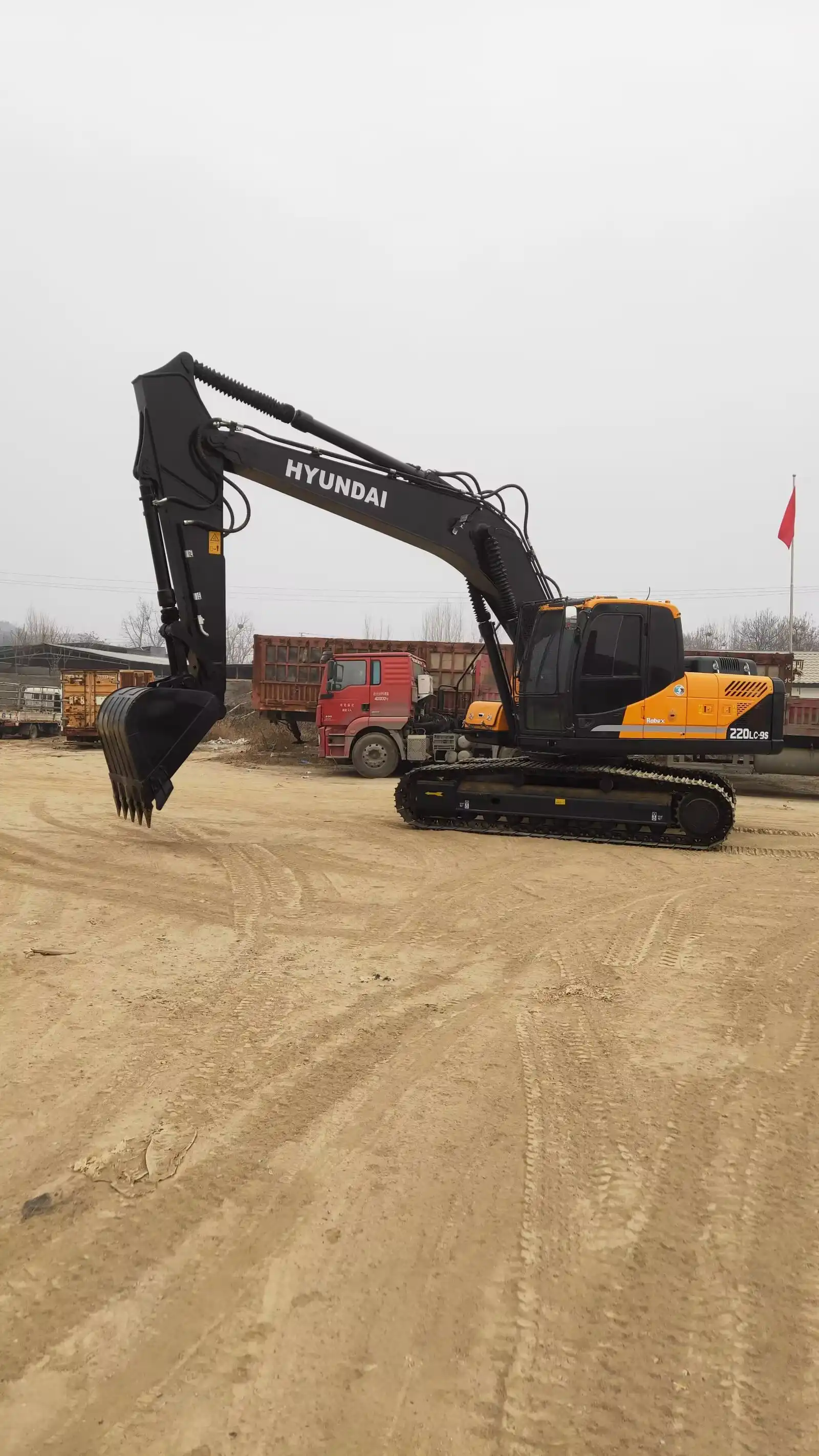 MechLink | 2023 HYUNDAI R220LC-9S Excavator