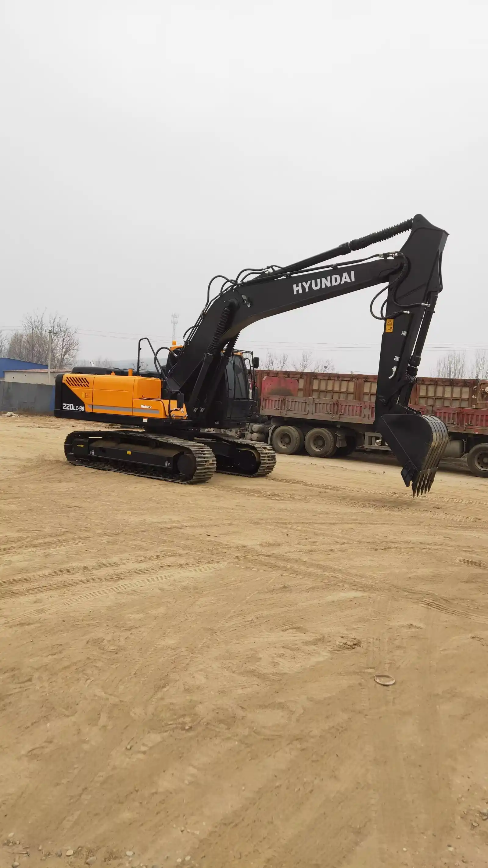 MechLink | 2023 HYUNDAI R220LC-9S Excavator
