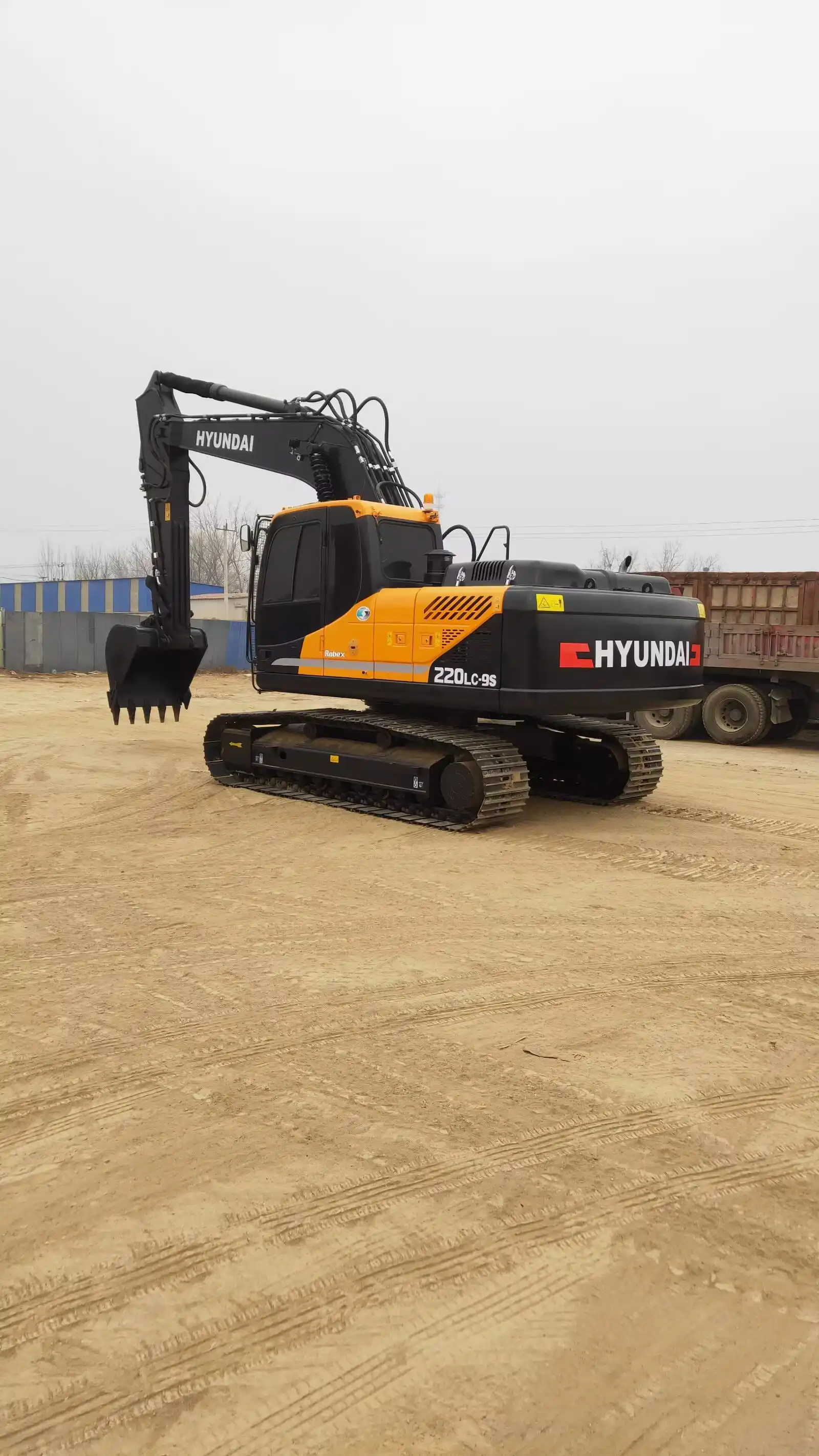MechLink | 2023 HYUNDAI R220LC-9S Excavator