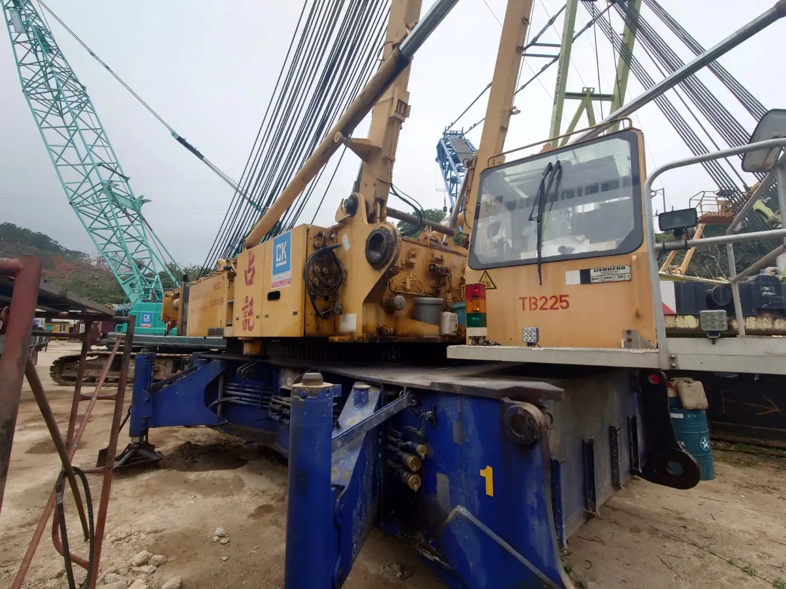 MechLink | 2007 Liebherr LR1400/2 43t Crawler Crane