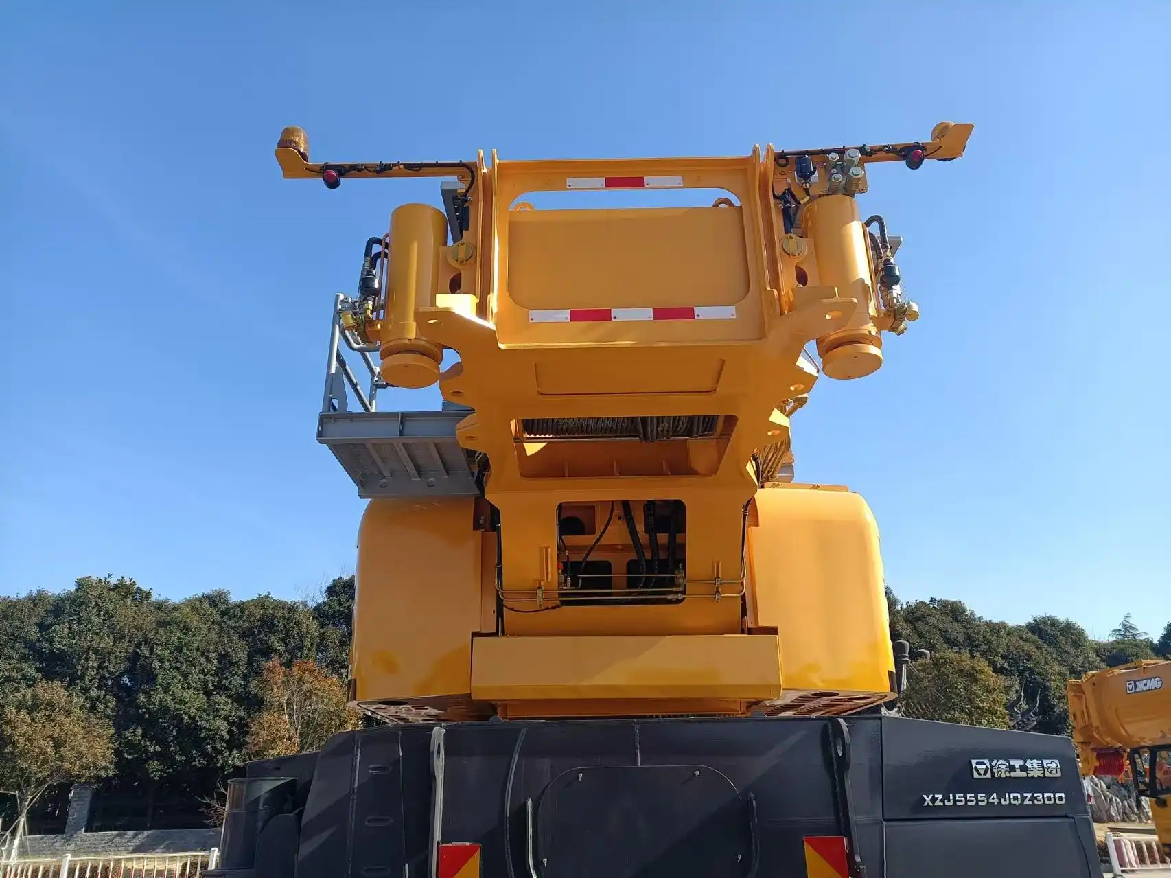 MechLink | 2025 XCMG XCA300G8-1 300t Truck Crane