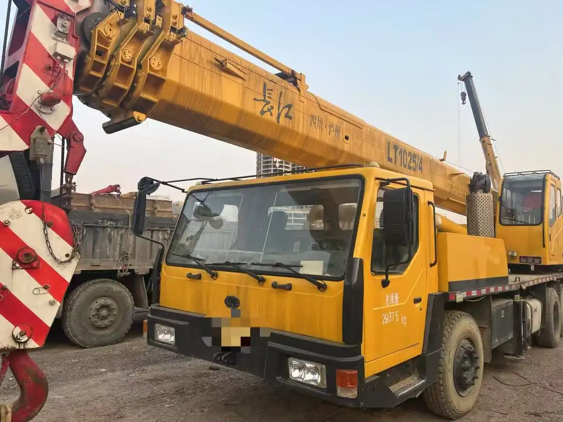 MechLink:2013 Yangtze LT1025 25t Truck Crane