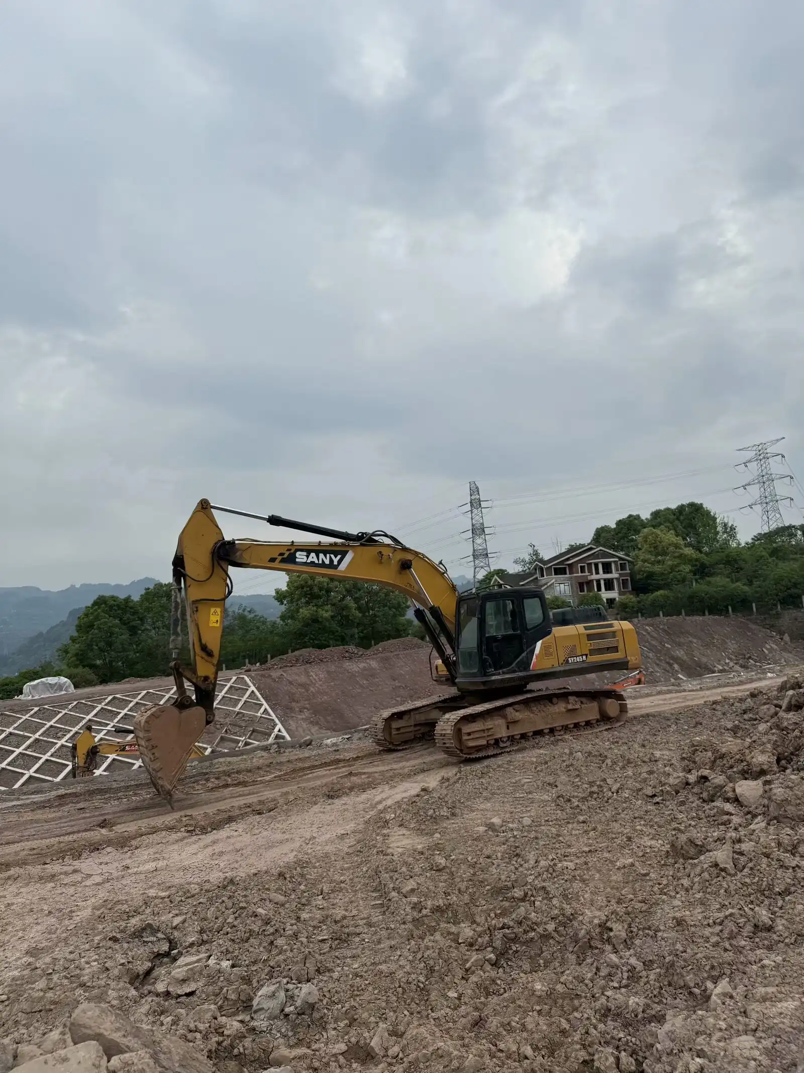 MechLink:2019 Sany SY245 굴착기
