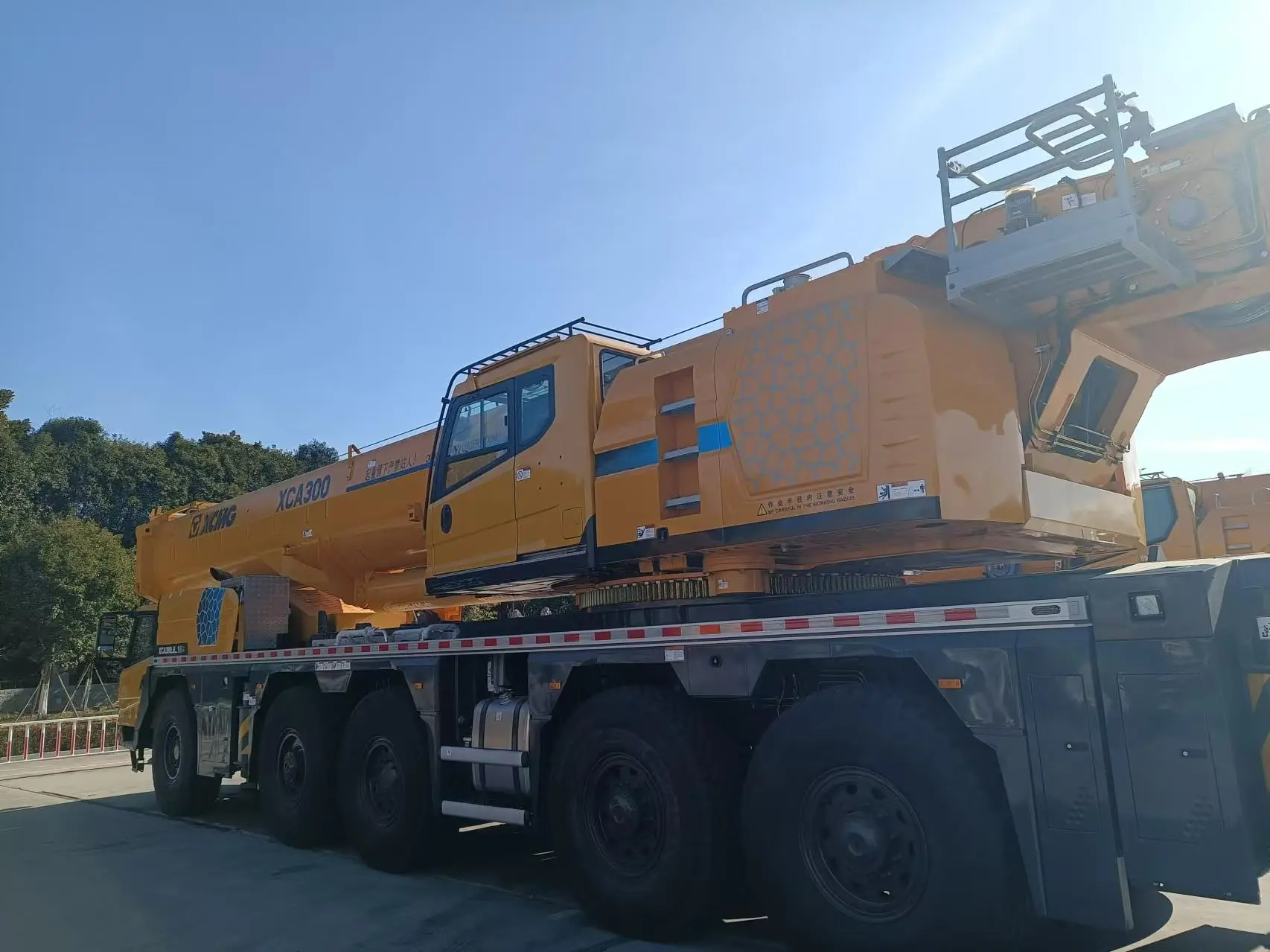 MechLink:2025 XCMG XCA300G8-1 300t Truck Crane