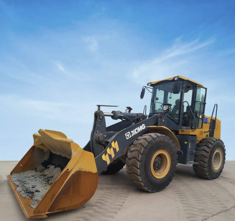 Yellow-xcmg-loader-from-mechlink-in-outdoor-1