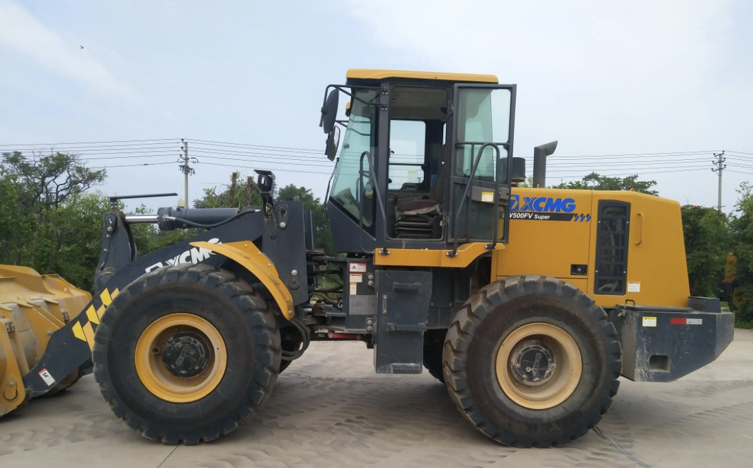 黄色-xcmg-loader-来自-mechlink-in-outdoor-2