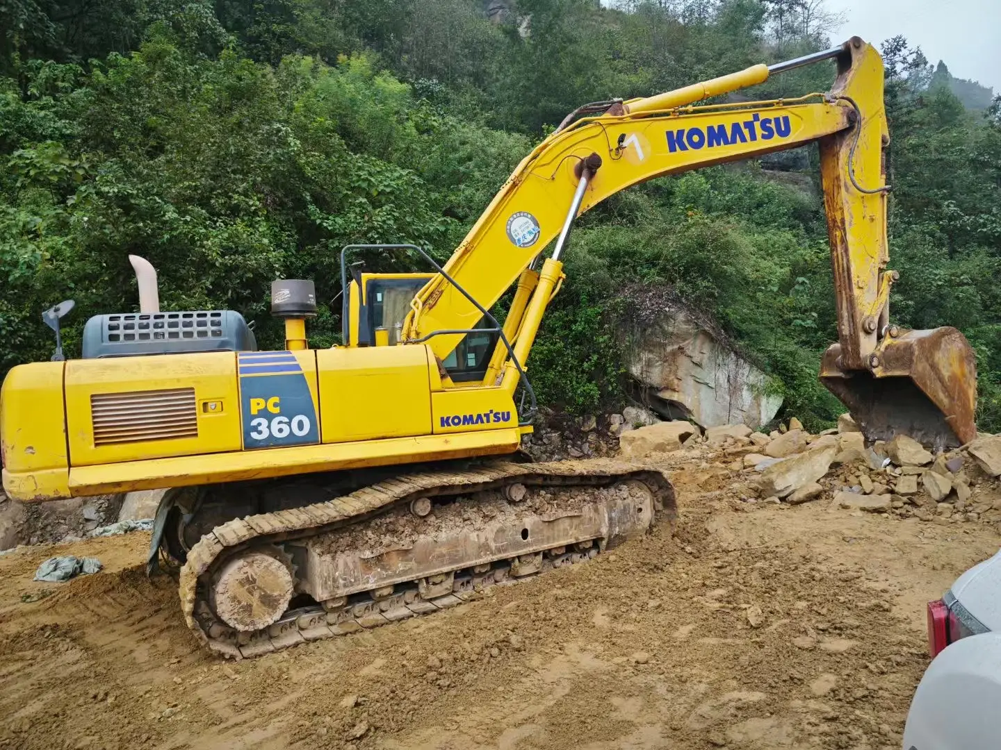 benefits-of-buying-used-excavator