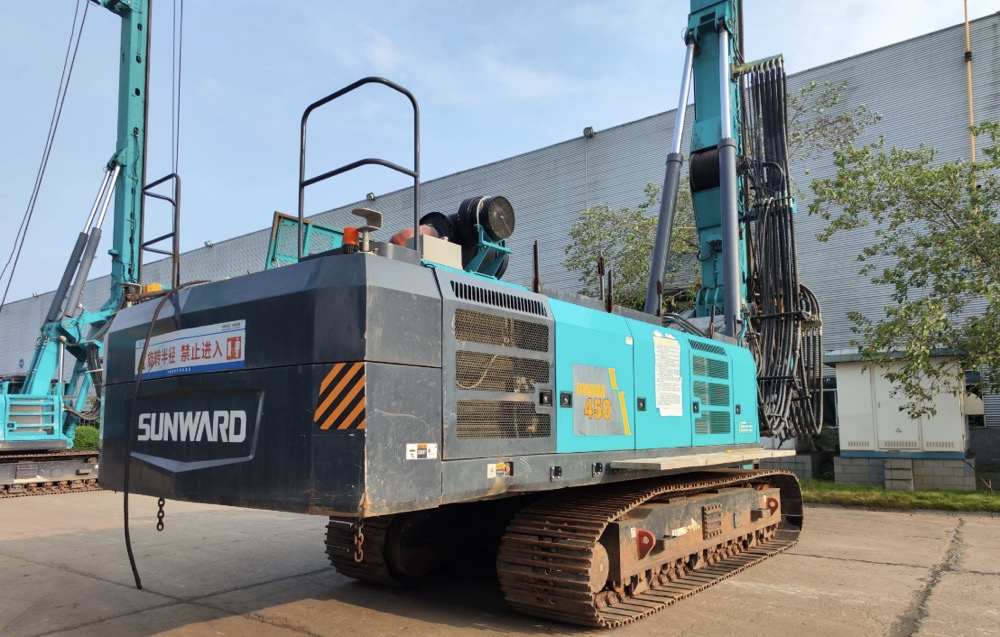 Used-sunward-rotary-drilling-rig-outdoor-display
