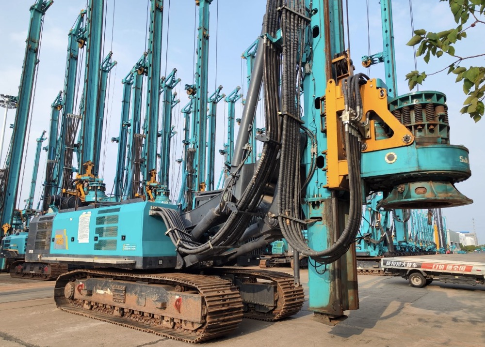 Used-sunward-rotary-drilling-rig-mechlink-outdoor-side-view