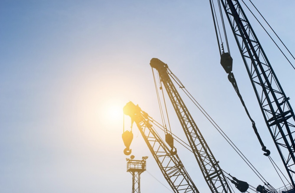 Used-cranes-for-sale-in-the-sunset