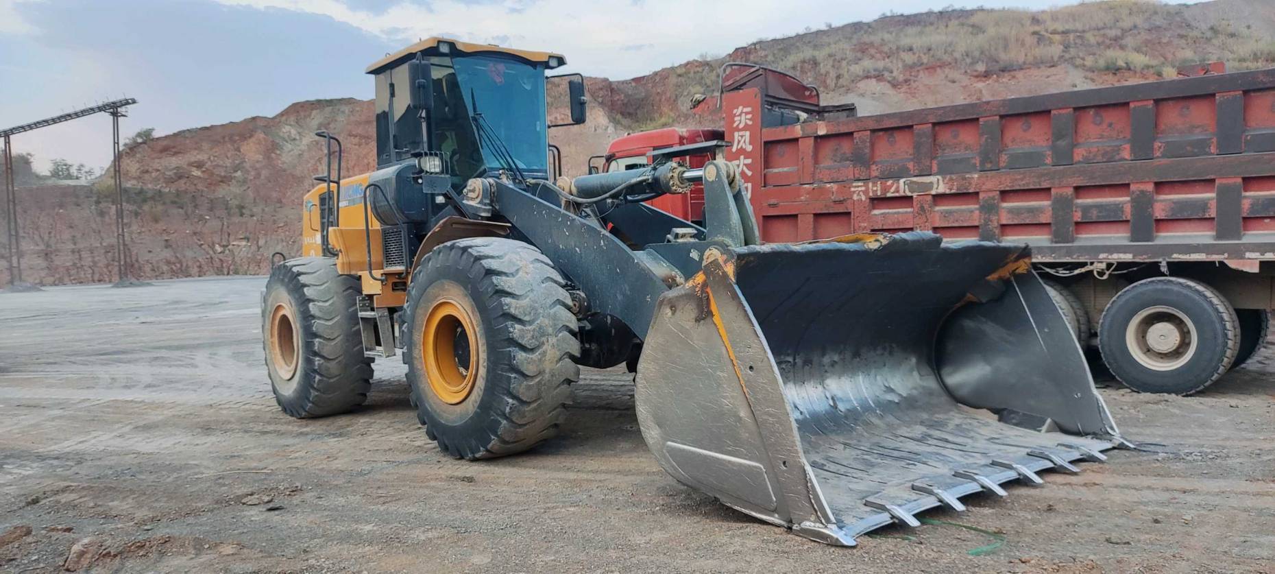 used-loader-in-mechlink