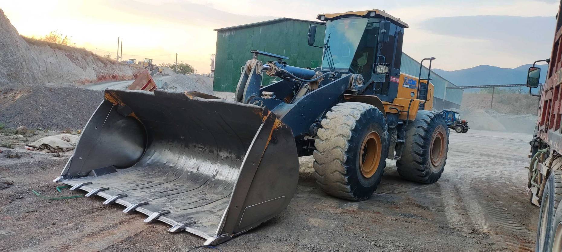 Backhoe-Loader-in-mechlink