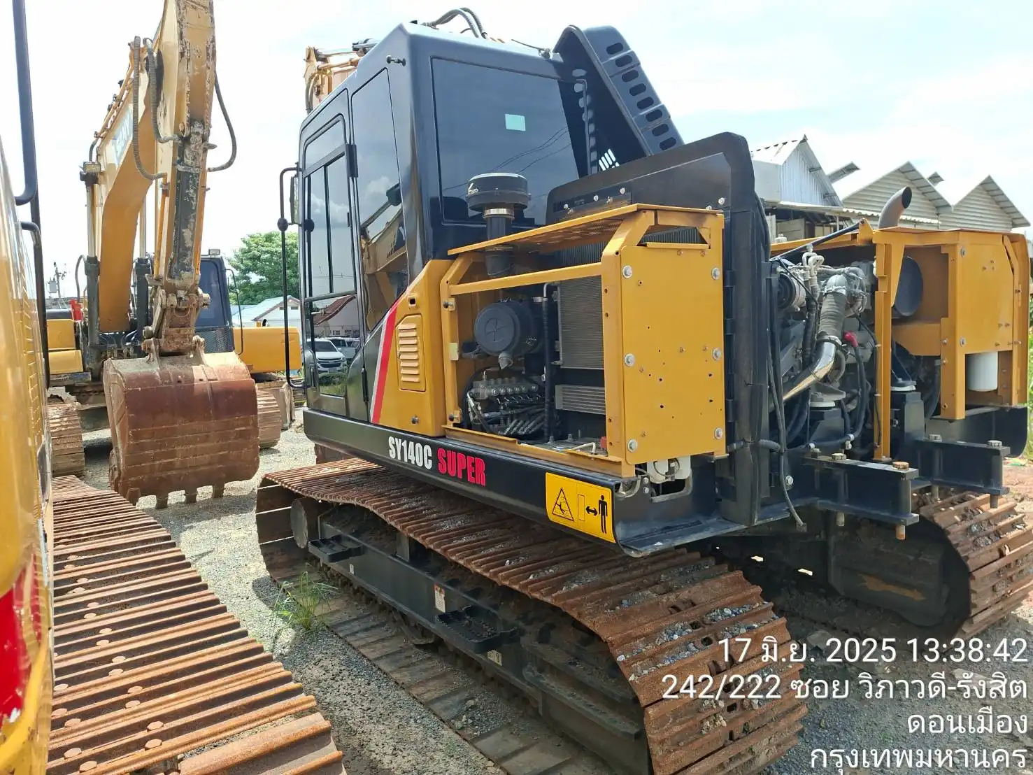 Mechlink:Types of excavator machines and their applications