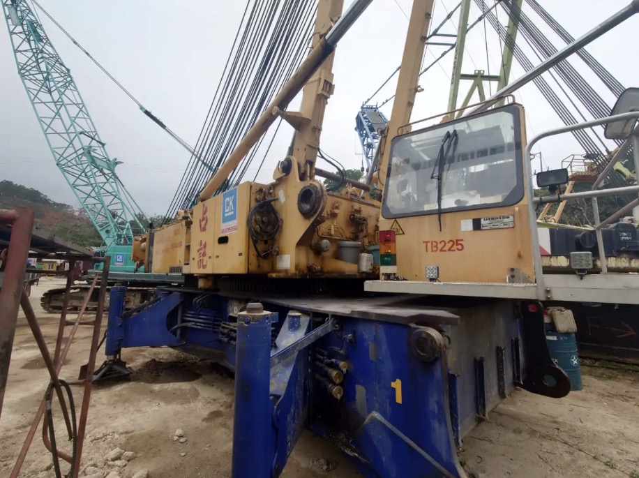 used liebherr crawler crane