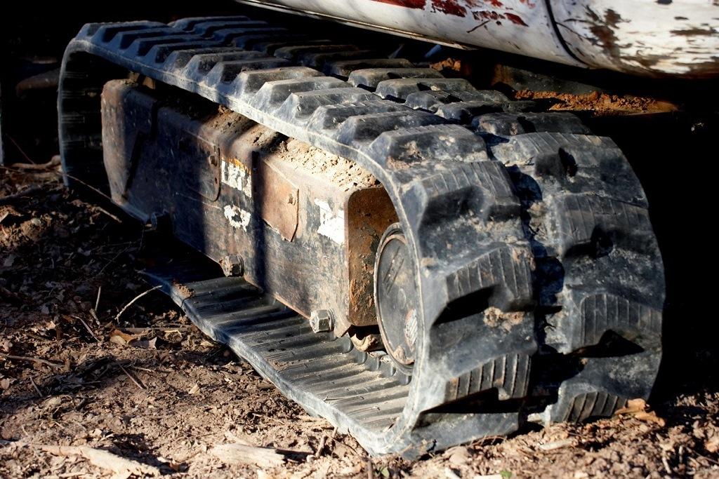 Mechlink:The effects of worn tracks on heavy equipment performance and safety